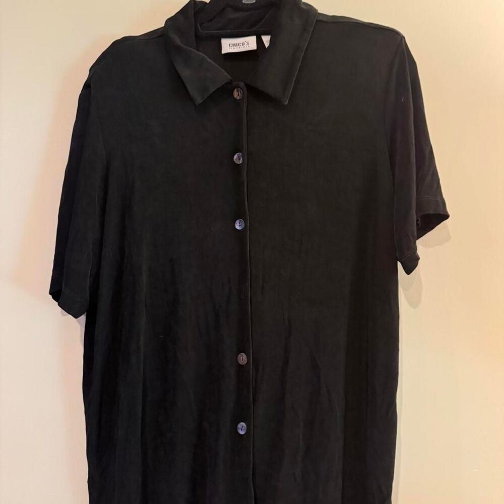 Women's Black Chico's Travelers short sleeve button up shirt in size 3
